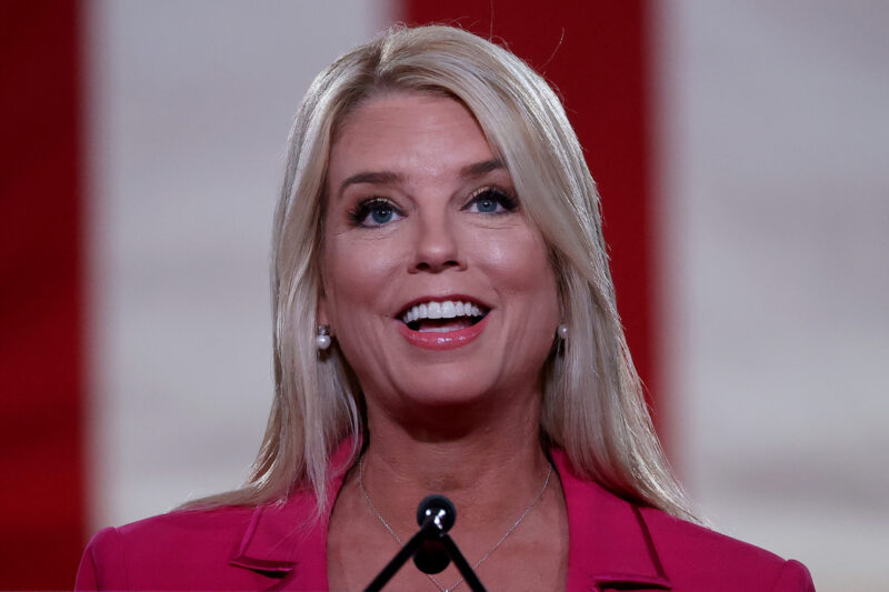Florida AG Demands FBI Release Full Epstein Files: Will Secrets of the Elite Be Exposed?
