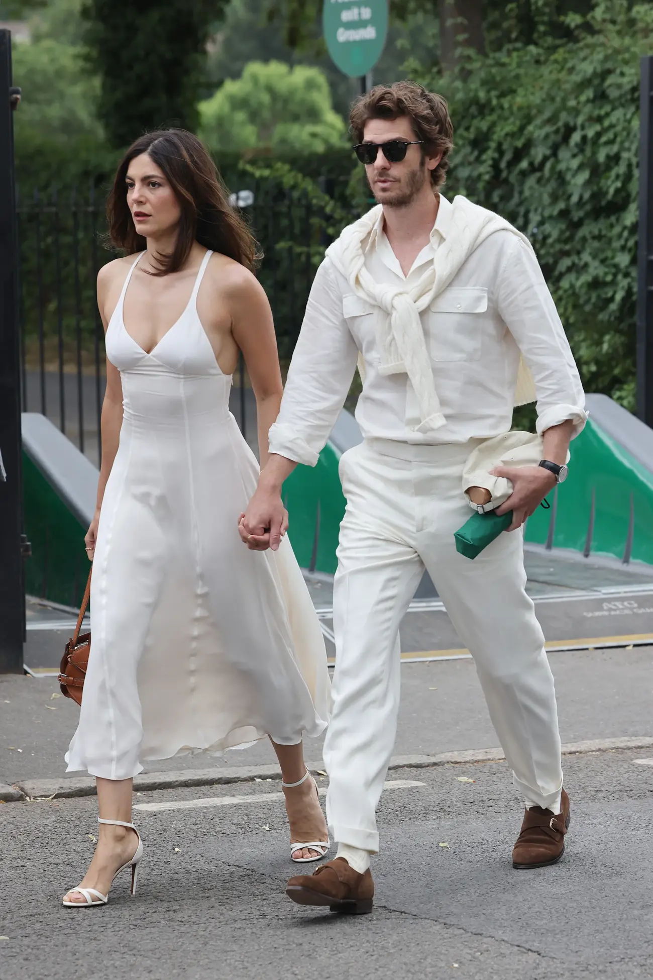 Andrew Garfield and Monica Barbaro's stylish look at Wimbledon, the couple won hearts