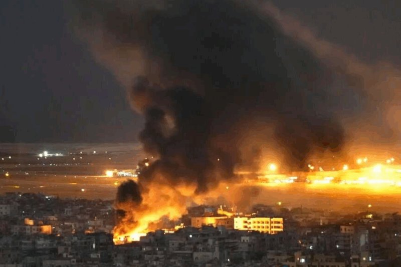 Israel strikes on Houthi ports in Yemen; Houthis respond with powerful missiles, tensions rise in the Red Sea