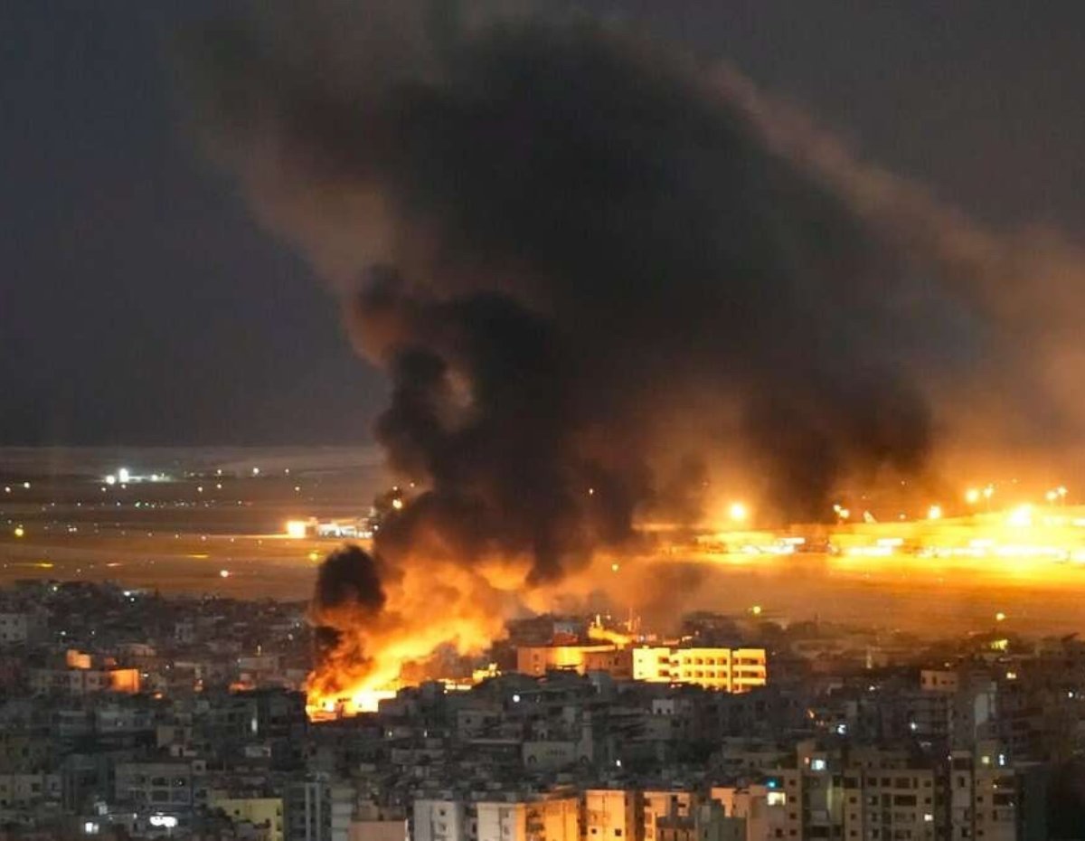 Israel strikes Houthi ports in Yemen; Houthis respond with missiles, tensions rise in Red Sea