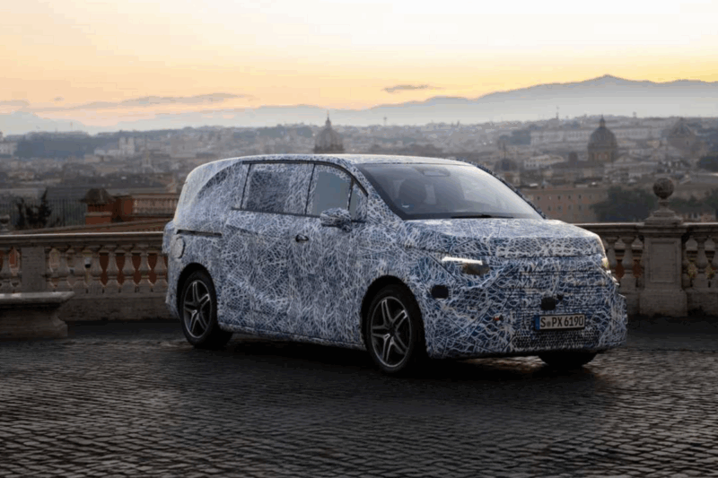 Mercedes-Benz VLE Concept spotted testing in Italy: The car of the future is ready!