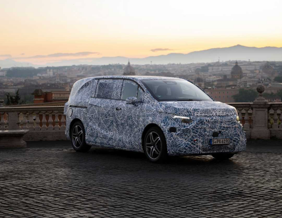 Mercedes-Benz VLE Concept spotted testing in Italy